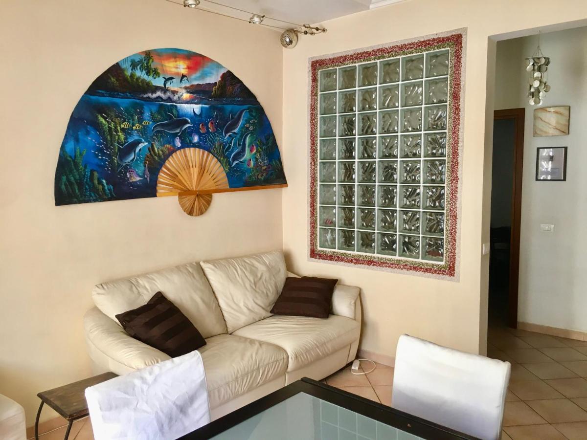 Casa Delfino - Appartamento Centro Storico A Due Passi Dalla Spiaggia & Mare, Porto & Ferrovia Civitavecchia Exterior foto